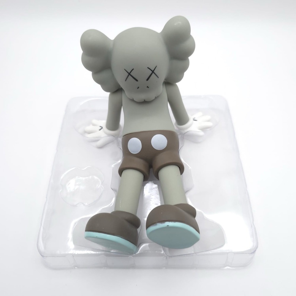 XXKAWS Trendy Ornaments Figure Art Gray New Open Box XX‎ KAWS